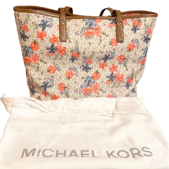 Michael Kors Large Floral Tote NWT Carter Vanilla Multi - Picture 1 of 6